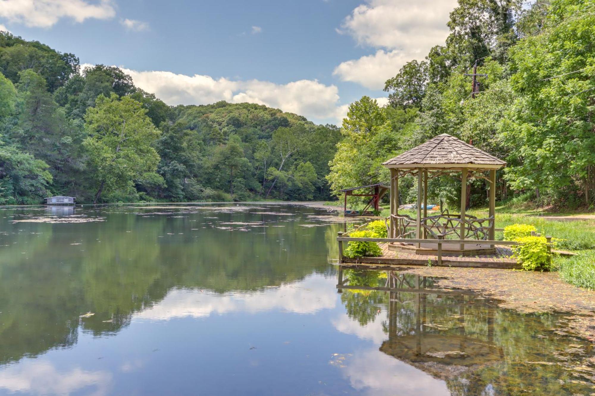 Lakefront Cabin Less Than 3 Mi To Dtwn Eureka Springs! Exterior foto